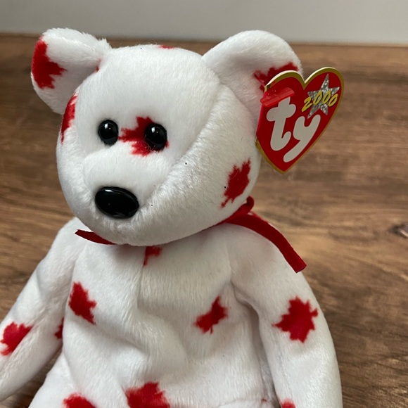 Authentic TY Beanie Babies Chinook the Canadian Bear, 2000. NWT. - Picture 2 of 3